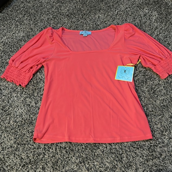 NWT. woman’s CeCe short & ruffled sleeve blouse. In pink, extra stretchy. Size M - Picture 2 of 4